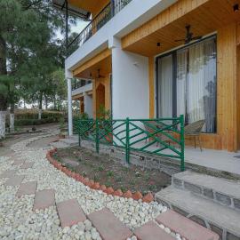 ELIVAAS Signature Pine view resort