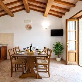 Pugnano Alto - Appartamento Tartufo, hotel in Lisciano Niccone