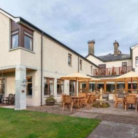 Westend Hotel & Bar: Nairn şehrinde bir otel