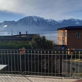 Appartamento fronte lago panoramico