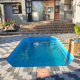 Ludiz Self Catering Guest House, hotell i Oosterzee