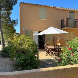 Maison familiale face à l'étang de Leucate La Franqui, hotel in Fitou