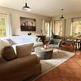 Fig Tree Rock 2-bed, 2-bath villa with garden and parking