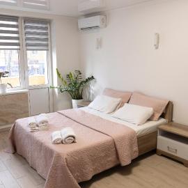 Апартамент у центрі з балконом, Hotel in Mohyliv-Podilʼsʼkyy