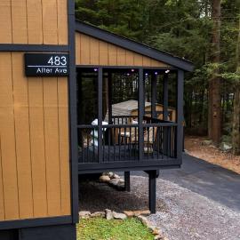 Deer Trails Retreat -Pocono Getaway Near Kalahari, hotel u gradu Pocono Summit