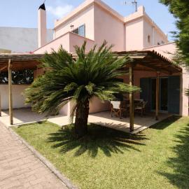 Thalassa Beach House, Marathonas-Aegina, hotel a Kapótidhes