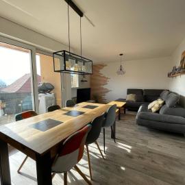 Bright duplex- terrace-Brison-Saint-Innocent, hotel a Brison-Saint-Innocent