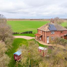 Swift Host | Crinkle Hill House | Sea | Sleeps 6 | Horsey