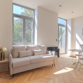 Résidence moderne avec appartements lumineux et rénovés aux portes de Lyon, hotel em Écully