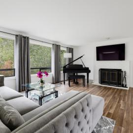 Remodeled, Spacious, Modern Retreat 5 BR, 3BA, 2KIT, hotel u gradu Šorlajn
