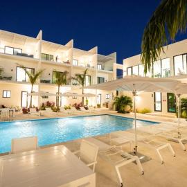 Seascape Townhomes on Gracebay, hotell i Providenciales