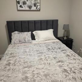 A Cheerful Home away from home, hotel in Calgary