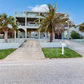 Ocean view 'Atlantic dream' w/pool & spa, wraparound balcony, steps to beach