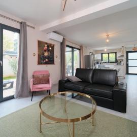 Villa de 135 m2 Classé 3 épis aux Gites de France, pour 12 personnes très calme proche de Lyon, Eurexpo, Aéroport, ldlc, Goupama stadium