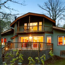 Eureka Springs Lake house