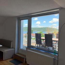 Aviva SONNENDECK - Ihr privater Logenplatz mit Dachterrasse & traumhaftem Seeblick, hotel in Bodman-Ludwigshafen