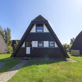Nurdachhaus in Burhave, hotel u gradu Burhave