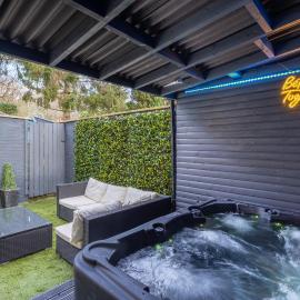 Harewood lodge hot tub retreat, Hotel in Darlington