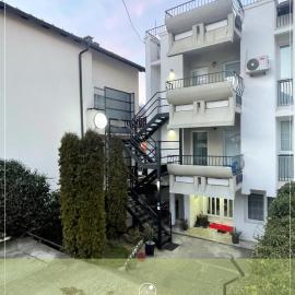 Sky Hostel, hotel din Peje