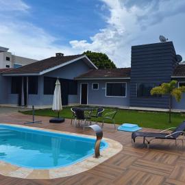 Casa Beverly, com Piscina, 3 Quartos e Churrasqueira, hotel in Foz do Iguaçu
