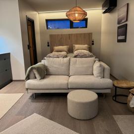 New & modern guest house 70 metres from the fjord, hotel di Vestby