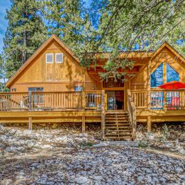 Peaceful & Private Cloudcroft Cabin with Deck!, hotel in Cloudcroft