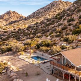 Desert Oasis Hot Tub, Sauna, Pool, Walk to Pappys, hotel in Pioneertown