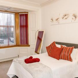 Spacious 5BR 2 Bath House in Sunderland Perfect for Contractors and Families, hotel in Sunderland
