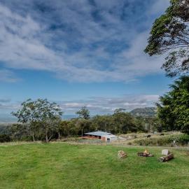 Pet Friendly, close to Australia Zoo & Big Kart Track, firepit