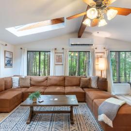 Lakeshore Oasis by AvantStay, hotel u gradu Blakeslee