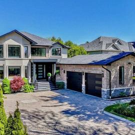 Luxury Modern Retreat in Richmond Hill
