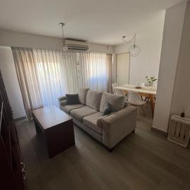 Depto 2 amb con balcon, muy buena ubicacion, hotel in Ramos Mejía