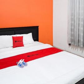 RedDoorz Syariah at Harmoni near Alun Alun Kudus, hotel v destinácii Kudus