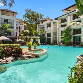 Temple 121 Modern Spacious Palm Cove 2 Brm 2 Bth Resort Apartment With Courtyard
