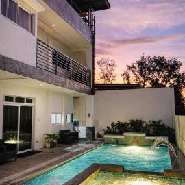 A & G Lodge: Mameltac şehrinde bir otel