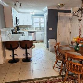 Unique 2 Bedroom / 2 Bath Condo in Myrtle Beach، فندق في ميرتل بيتش