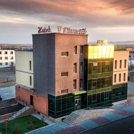 Diamond hotel, готель у місті Dalandzadgad