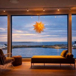 Top-Floor Flat By The Harbour In Åkrehamn, hotell sihtkohas Åkrehamn