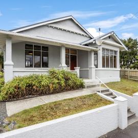 Villa Victoria- Beachside sanctuary, Hotel in Dunedin
