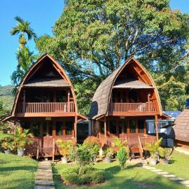 Villa Rumah Kayu Lubuk Minturun, Hotel in Lubukminturun