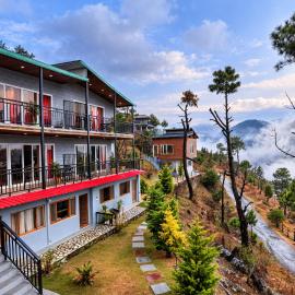 Pine Country Resort, hotel in Mukteshwar
