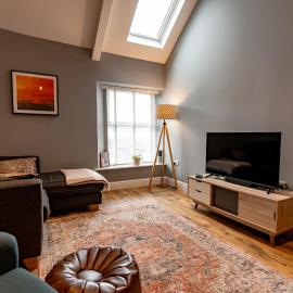 Stylish Tenby Apartment, Great Location, Parking