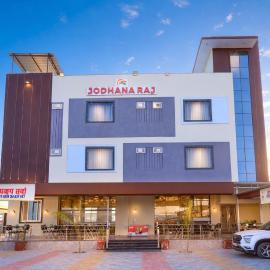 Jodhana Raj Hotel & Restaurant, hotel in Lādpura