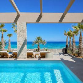 Sabbia Mare BeachFront Villa, steps from Dining & Shops, By ThinkVilla, hotell sihtkohas Anissaras