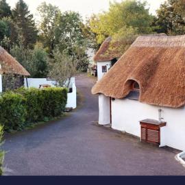 Selfcatering Apartment, hotel in Currahy Bridge