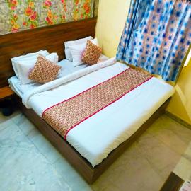 Vasant Stays By Amisha Palace - 5 Min Walk to Railway Station, viešbutis Džaipure