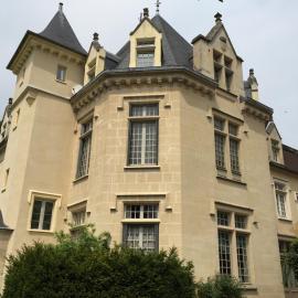 Le Castel Ecossais, hotelli kohteessa Senlis