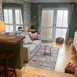 Garden Galley Nook، فندق في Sproatley