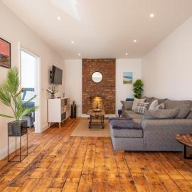 Modern apartment in the heart of St Dogmaels