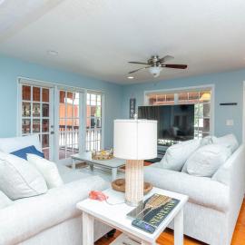 Waterfront 3BR Villa w Gym, Pool & Dock Access, hotell i Riverview